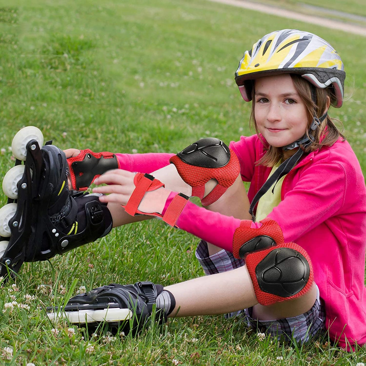 مجموعة حماية الركبة و الكوع و المعصم اثناء النشاطات الرياضية - لون اسود - مقاس صغير للاطفال